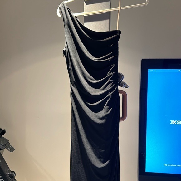 Cache one shoulder, formal gown, size 6 - Picture 1 of 5